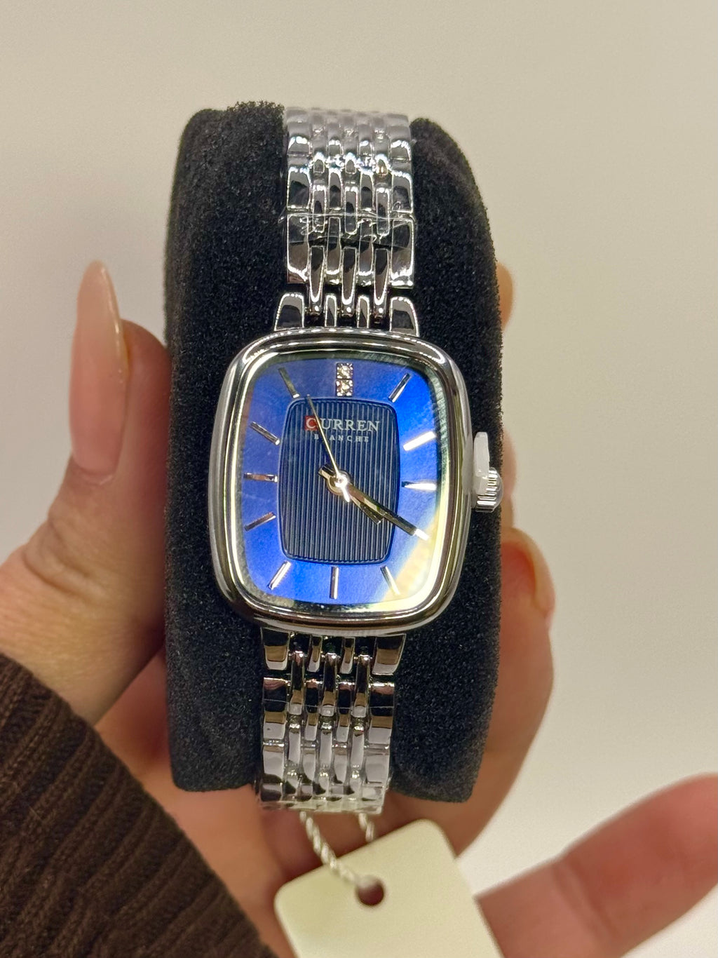 TINA montre