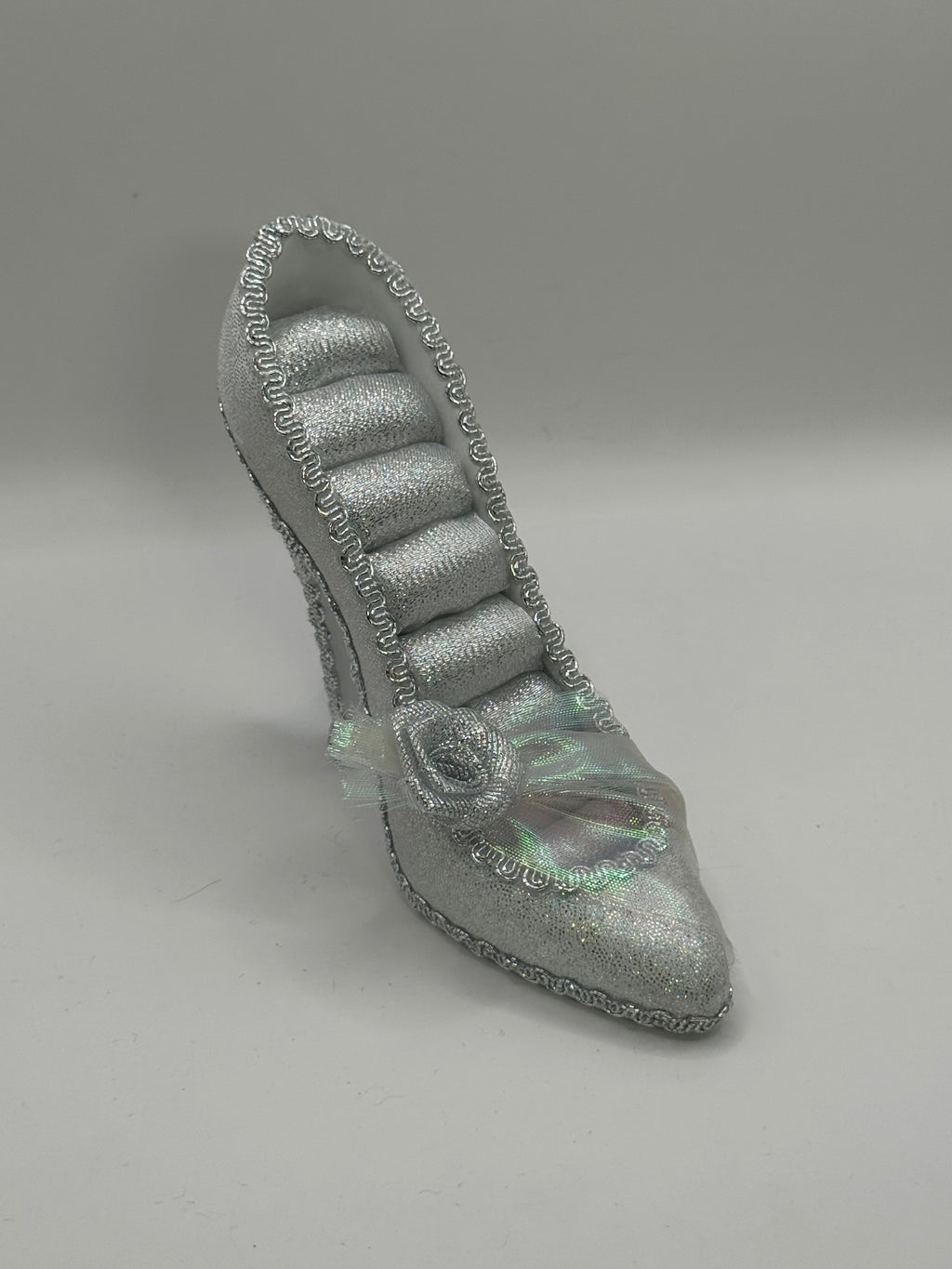 Chaussure porte bagues gris