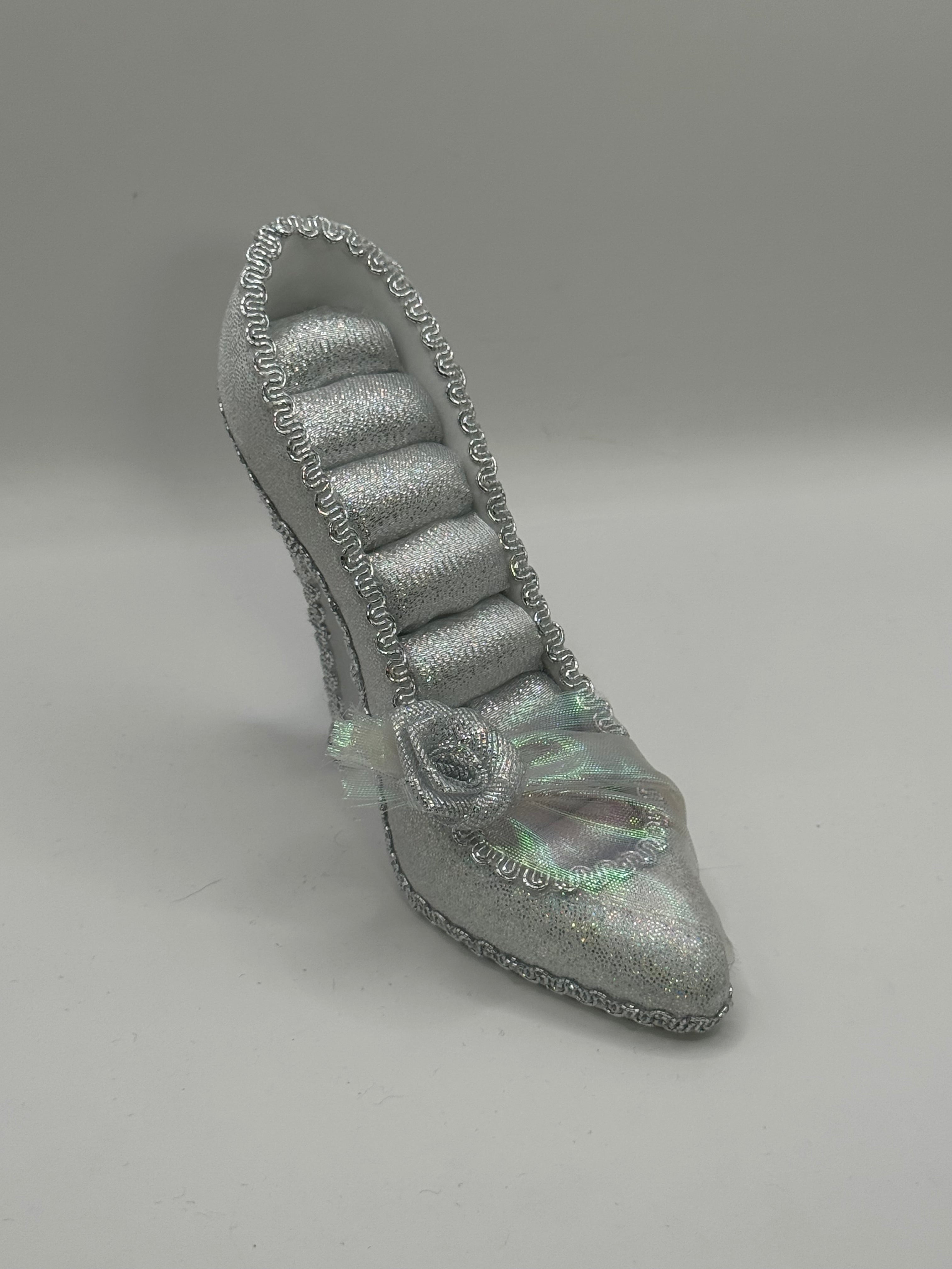 Chaussure porte bagues gris