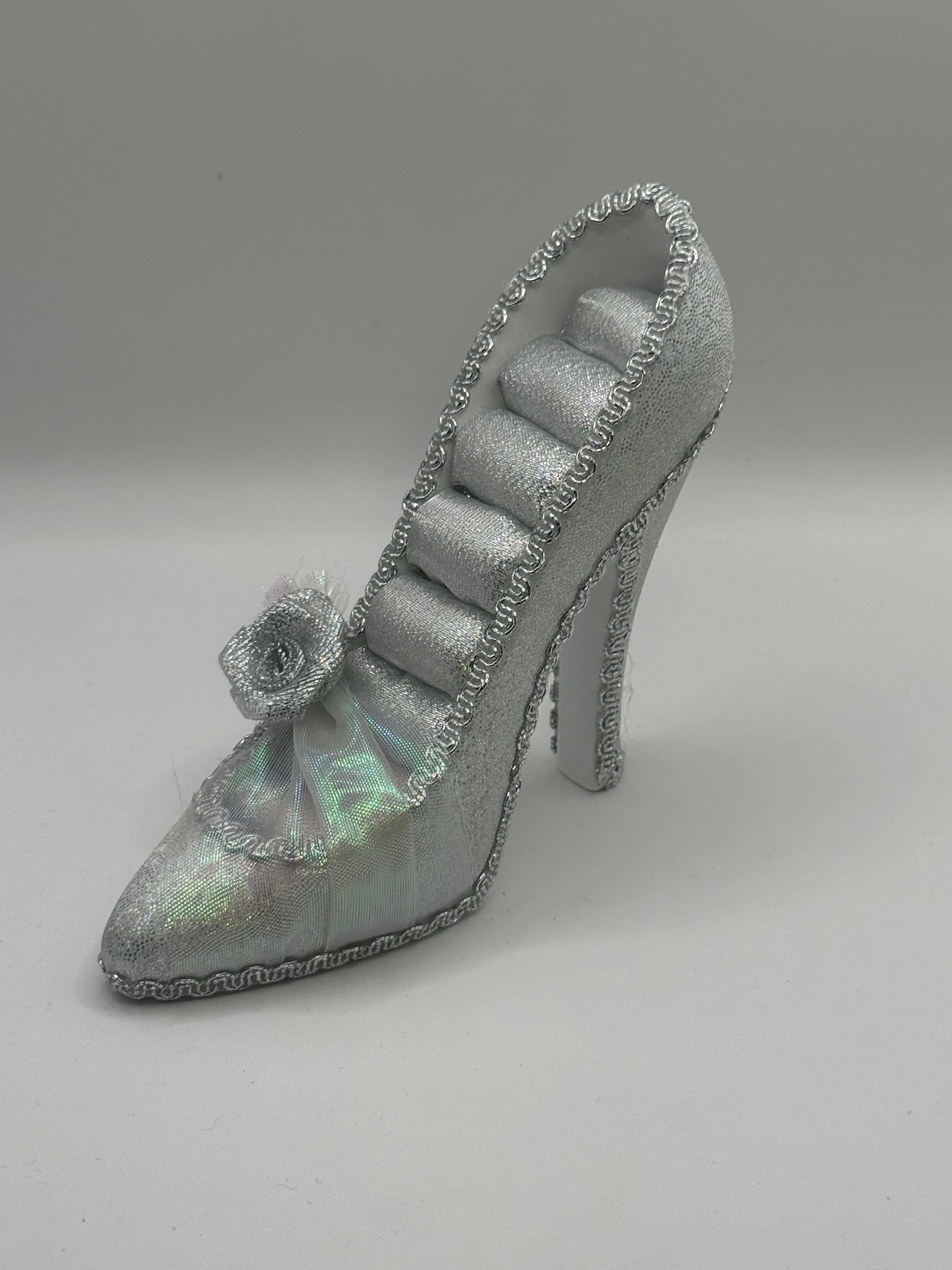 Chaussure porte bagues gris